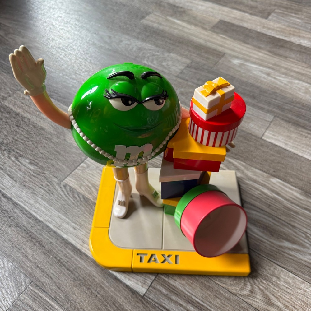 M&M's World Candy Dispenser Green M&M Shopping Taxi Gift Boxes Green Multi